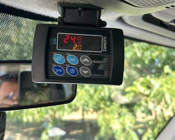 Белый Мерседес Sprinter, объемом двигателя 2.2 л и пробегом 352 тыс. км за 12500 $, фото 13 на Automoto.ua