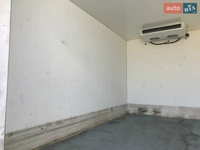 Белый Мерседес Sprinter, объемом двигателя 2.9 л и пробегом 318 тыс. км за 23900 $, фото 6 на Automoto.ua