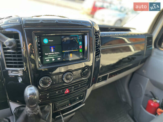 Белый Мерседес Sprinter, объемом двигателя 2.99 л и пробегом 180 тыс. км за 20000 $, фото 3 на Automoto.ua