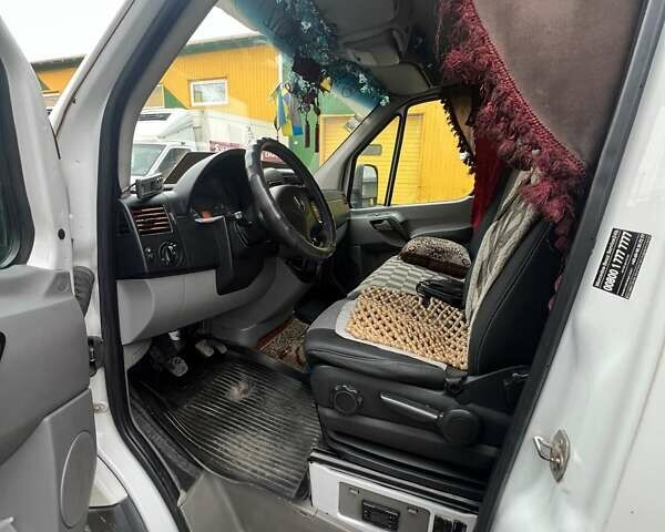 Белый Мерседес Sprinter, объемом двигателя 2.14 л и пробегом 600 тыс. км за 13000 $, фото 9 на Automoto.ua