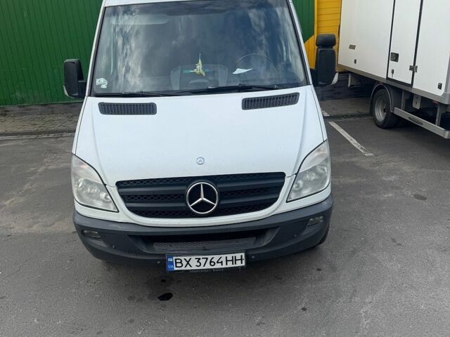 Белый Мерседес Sprinter, объемом двигателя 2.14 л и пробегом 608 тыс. км за 14500 $, фото 4 на Automoto.ua