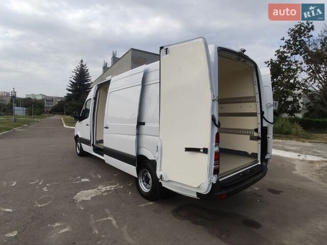 Белый Мерседес Sprinter, объемом двигателя 0 л и пробегом 281 тыс. км за 29900 $, фото 42 на Automoto.ua
