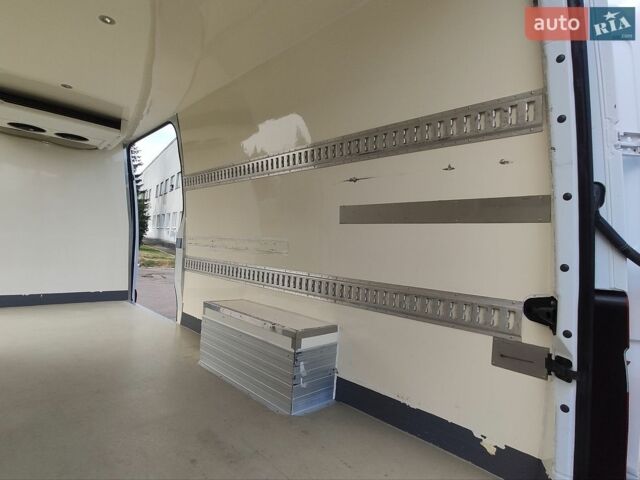 Белый Мерседес Sprinter, объемом двигателя 0 л и пробегом 281 тыс. км за 29900 $, фото 44 на Automoto.ua