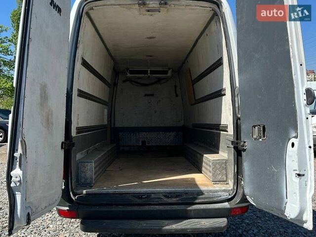 Белый Мерседес Sprinter, объемом двигателя 2.9 л и пробегом 481 тыс. км за 9000 $, фото 6 на Automoto.ua