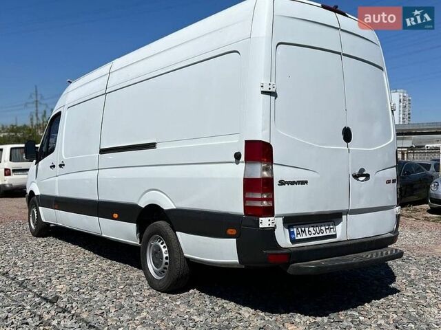 Белый Мерседес Sprinter, объемом двигателя 2.9 л и пробегом 481 тыс. км за 9000 $, фото 5 на Automoto.ua