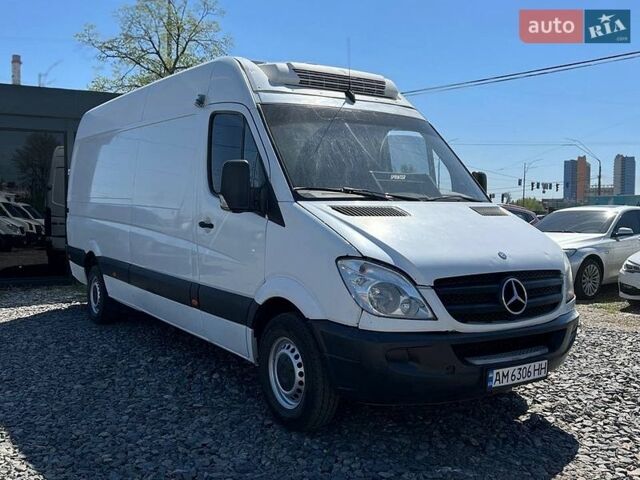 Белый Мерседес Sprinter, объемом двигателя 2.9 л и пробегом 481 тыс. км за 9000 $, фото 2 на Automoto.ua