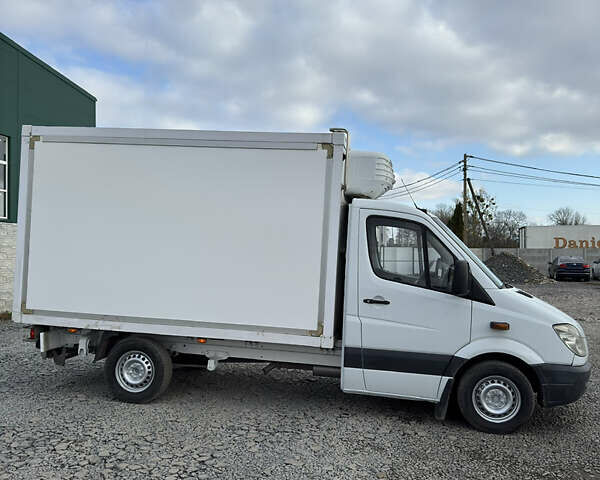 Белый Мерседес Sprinter, объемом двигателя 2.14 л и пробегом 583 тыс. км за 13000 $, фото 3 на Automoto.ua