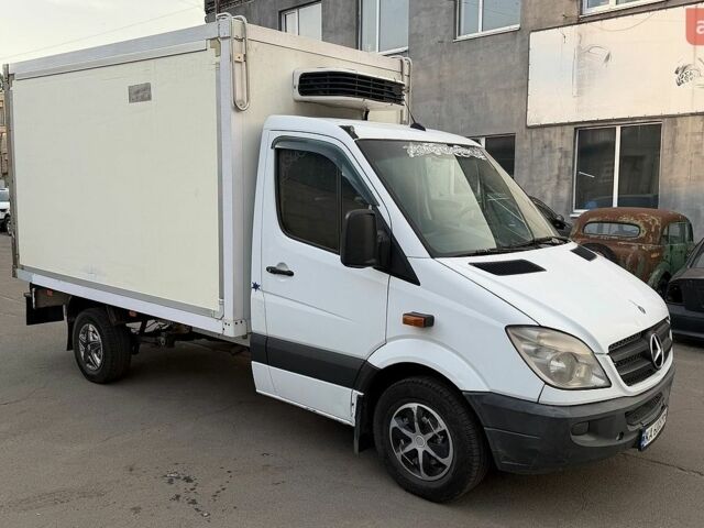 Белый Мерседес Sprinter, объемом двигателя 2.15 л и пробегом 350 тыс. км за 8700 $, фото 1 на Automoto.ua