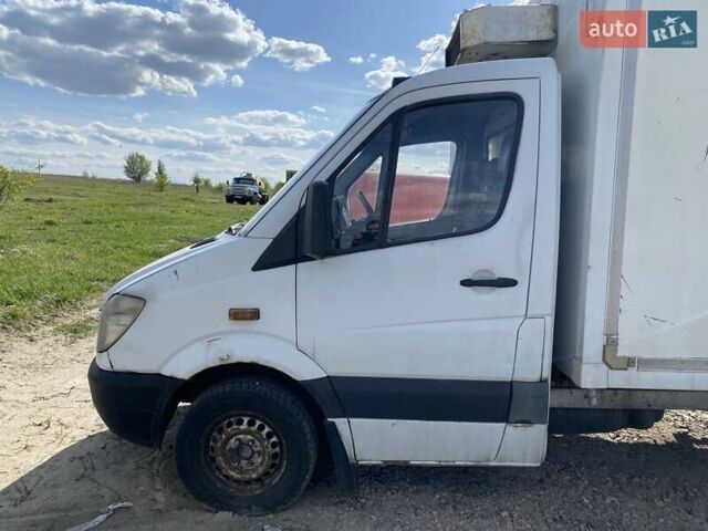 Белый Мерседес Sprinter, объемом двигателя 2.14 л и пробегом 600 тыс. км за 8300 $, фото 2 на Automoto.ua