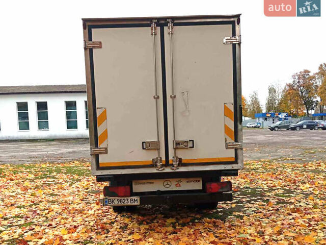 Белый Мерседес Sprinter, объемом двигателя 2.99 л и пробегом 700 тыс. км за 17000 $, фото 5 на Automoto.ua