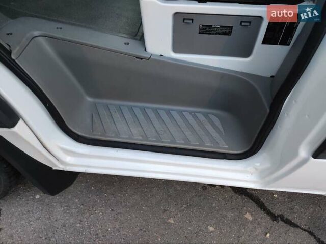 Белый Мерседес Sprinter, объемом двигателя 0 л и пробегом 281 тыс. км за 28500 $, фото 17 на Automoto.ua