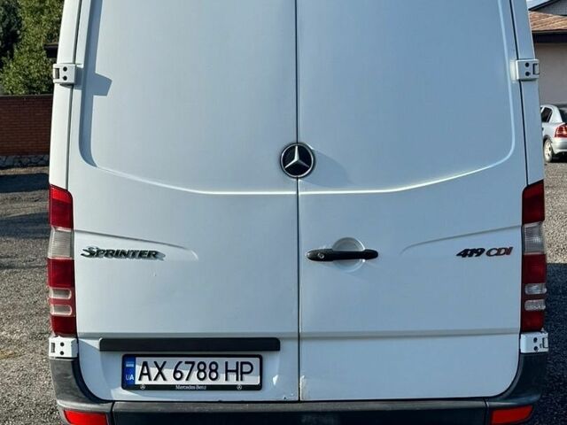 Белый Мерседес Sprinter, объемом двигателя 2.99 л и пробегом 570 тыс. км за 18500 $, фото 3 на Automoto.ua