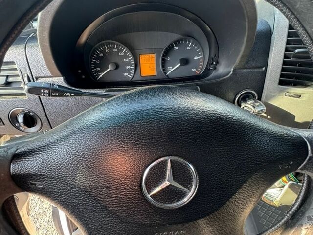 Белый Мерседес Sprinter, объемом двигателя 2.99 л и пробегом 570 тыс. км за 18500 $, фото 11 на Automoto.ua