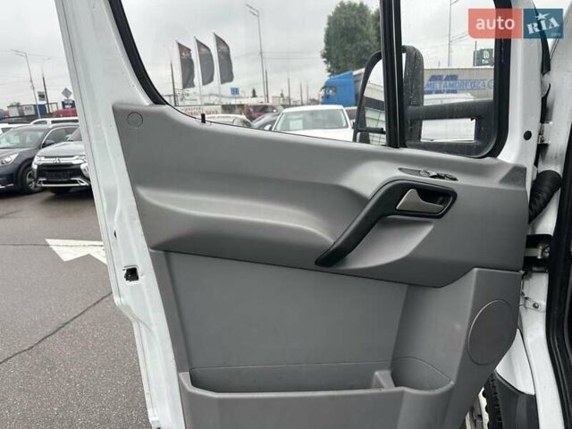 Мерседес Sprinter 2011 в Киеве на Automoto.ua Белый Мерседес Sprinter, объемом двигателя 2.14 л и пробегом 302 тыс. км за 15900 $, фото 8 на Automoto.ua