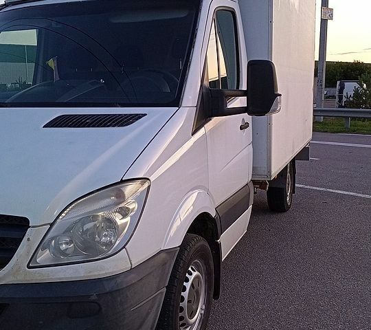 Белый Мерседес Sprinter, объемом двигателя 2 л и пробегом 680 тыс. км за 14200 $, фото 2 на Automoto.ua