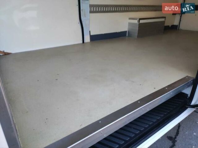 Белый Мерседес Sprinter, объемом двигателя 0 л и пробегом 281 тыс. км за 28500 $, фото 39 на Automoto.ua
