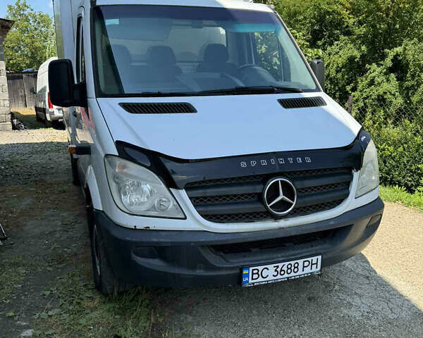 Белый Мерседес Sprinter, объемом двигателя 2.14 л и пробегом 371 тыс. км за 12900 $, фото 14 на Automoto.ua