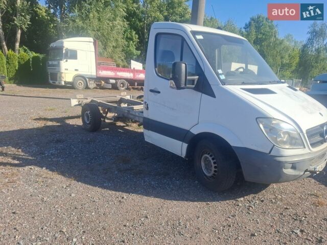 Белый Мерседес Sprinter, объемом двигателя 2.14 л и пробегом 200 тыс. км за 5500 $, фото 1 на Automoto.ua