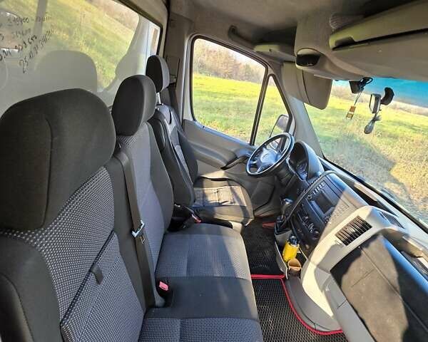 Белый Мерседес Sprinter, объемом двигателя 2.14 л и пробегом 350 тыс. км за 12500 $, фото 17 на Automoto.ua