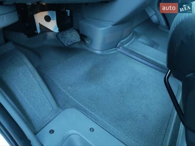 Белый Мерседес Sprinter, объемом двигателя 0 л и пробегом 281 тыс. км за 28500 $, фото 18 на Automoto.ua