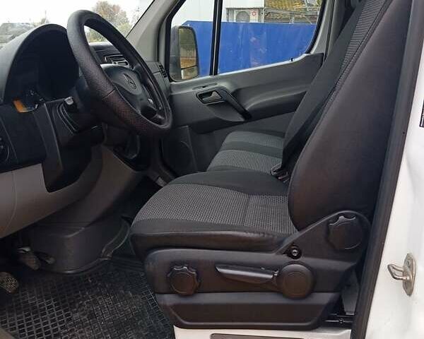 Белый Мерседес Sprinter, объемом двигателя 2.99 л и пробегом 700 тыс. км за 17000 $, фото 10 на Automoto.ua