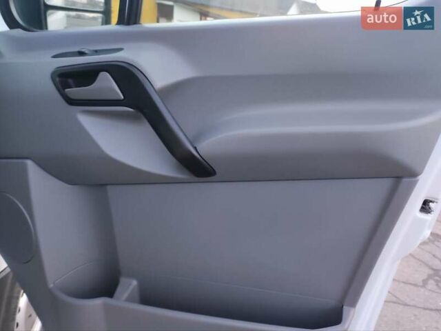 Белый Мерседес Sprinter, объемом двигателя 0 л и пробегом 281 тыс. км за 28500 $, фото 28 на Automoto.ua