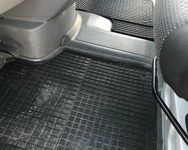 Белый Мерседес Sprinter, объемом двигателя 2.14 л и пробегом 100 тыс. км за 17000 $, фото 10 на Automoto.ua