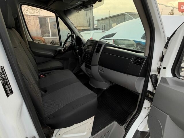 Белый Мерседес Sprinter, объемом двигателя 2.15 л и пробегом 800 тыс. км за 8400 $, фото 12 на Automoto.ua