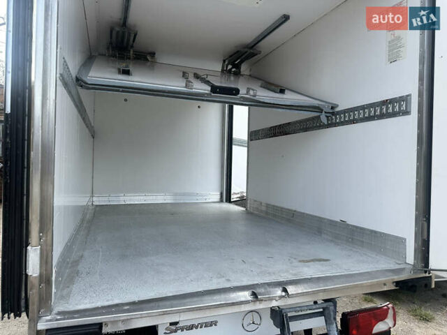 Белый Мерседес Sprinter, объемом двигателя 2.2 л и пробегом 196 тыс. км за 21700 $, фото 8 на Automoto.ua