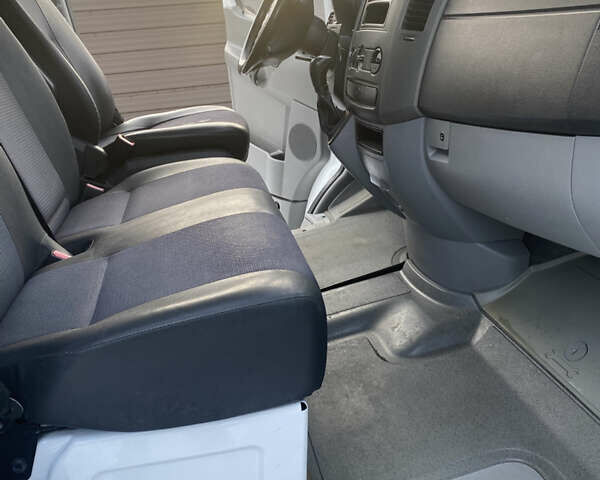 Белый Мерседес Sprinter, объемом двигателя 0 л и пробегом 270 тыс. км за 25400 $, фото 21 на Automoto.ua