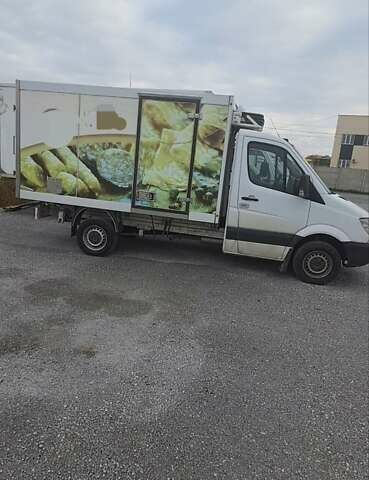 Белый Мерседес Sprinter, объемом двигателя 2.1 л и пробегом 724 тыс. км за 7500 $, фото 4 на Automoto.ua