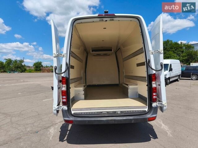 Белый Мерседес Sprinter, объемом двигателя 0 л и пробегом 281 тыс. км за 29900 $, фото 31 на Automoto.ua