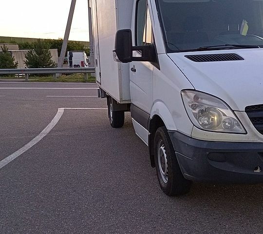 Белый Мерседес Sprinter, объемом двигателя 2 л и пробегом 680 тыс. км за 14200 $, фото 1 на Automoto.ua