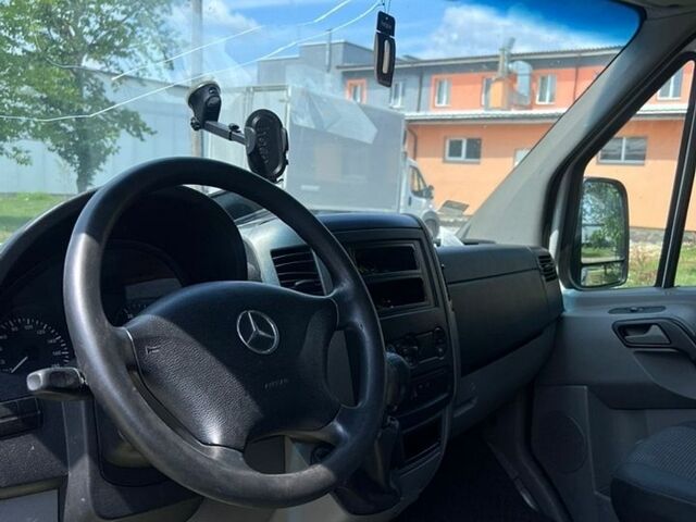 Белый Мерседес Sprinter, объемом двигателя 2.14 л и пробегом 382 тыс. км за 8500 $, фото 7 на Automoto.ua