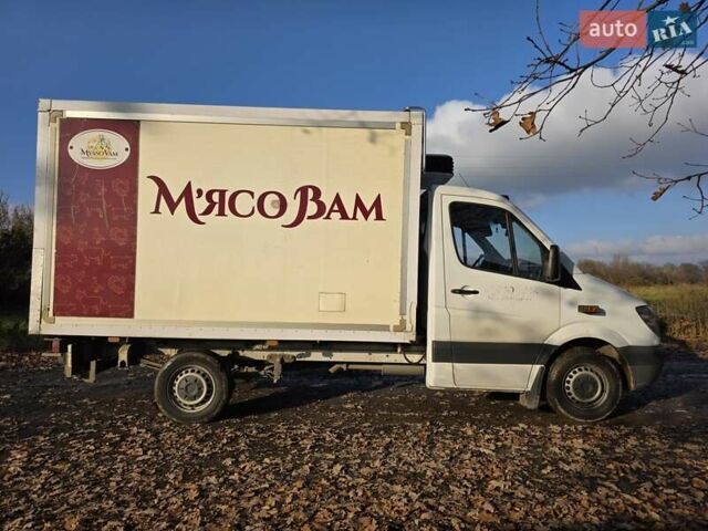 Белый Мерседес Sprinter, объемом двигателя 2.14 л и пробегом 350 тыс. км за 12500 $, фото 2 на Automoto.ua