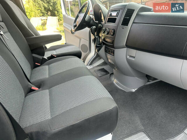 Белый Мерседес Sprinter, объемом двигателя 2.2 л и пробегом 196 тыс. км за 21700 $, фото 7 на Automoto.ua