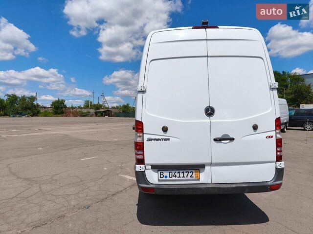 Белый Мерседес Sprinter, объемом двигателя 0 л и пробегом 281 тыс. км за 29900 $, фото 32 на Automoto.ua