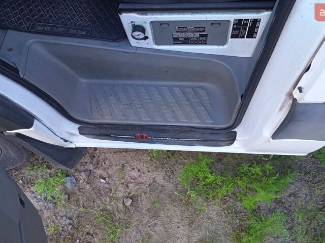 Белый Мерседес Sprinter, объемом двигателя 2 л и пробегом 680 тыс. км за 13500 $, фото 14 на Automoto.ua
