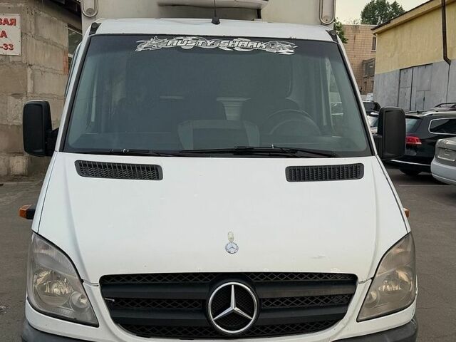 Белый Мерседес Sprinter, объемом двигателя 2.15 л и пробегом 800 тыс. км за 8400 $, фото 3 на Automoto.ua