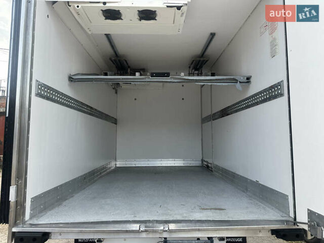 Белый Мерседес Sprinter, объемом двигателя 2.2 л и пробегом 196 тыс. км за 21700 $, фото 10 на Automoto.ua
