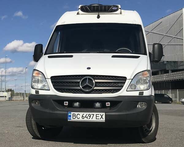 Белый Мерседес Sprinter, объемом двигателя 2.14 л и пробегом 100 тыс. км за 17000 $, фото 2 на Automoto.ua
