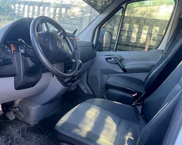 Білий Мерседес Sprinter, об'ємом двигуна 2.14 л та пробігом 319 тис. км за 18000 $, фото 6 на Automoto.ua