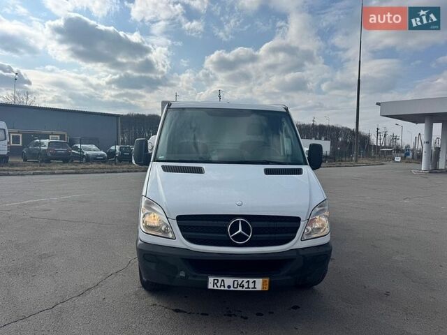 Белый Мерседес Sprinter, объемом двигателя 2.1 л и пробегом 217 тыс. км за 19800 $, фото 2 на Automoto.ua