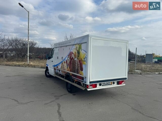 Белый Мерседес Sprinter, объемом двигателя 2.1 л и пробегом 217 тыс. км за 18500 $, фото 4 на Automoto.ua
