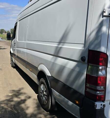 Белый Мерседес Sprinter, объемом двигателя 2.7 л и пробегом 640 тыс. км за 15500 $, фото 3 на Automoto.ua