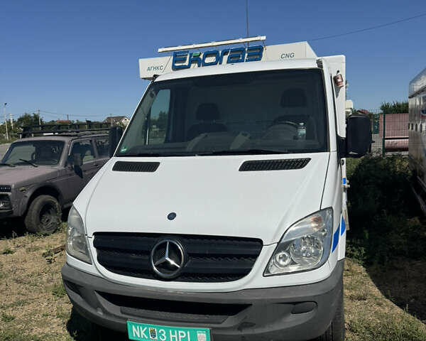 Белый Мерседес Sprinter, объемом двигателя 2.1 л и пробегом 253 тыс. км за 16900 $, фото 2 на Automoto.ua
