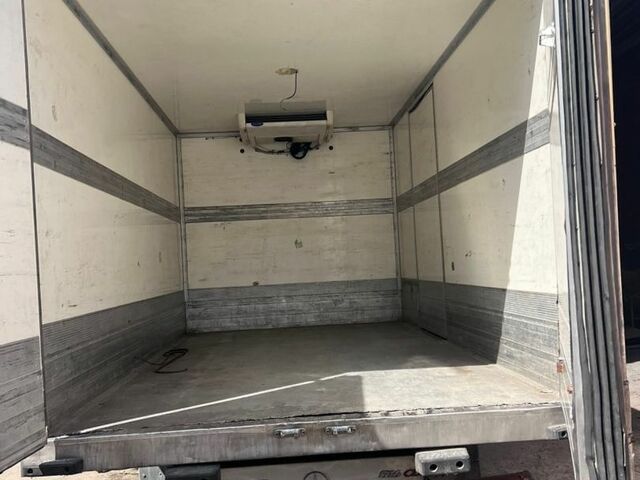 Белый Мерседес Sprinter, объемом двигателя 2.14 л и пробегом 310 тыс. км за 12500 $, фото 11 на Automoto.ua