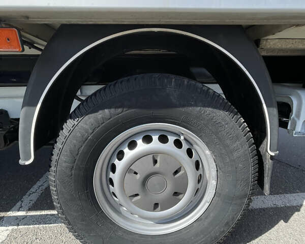 Білий Мерседес Sprinter, об'ємом двигуна 2.99 л та пробігом 380 тис. км за 25000 $, фото 11 на Automoto.ua