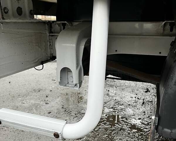 Белый Мерседес Sprinter, объемом двигателя 0 л и пробегом 305 тыс. км за 18900 $, фото 8 на Automoto.ua