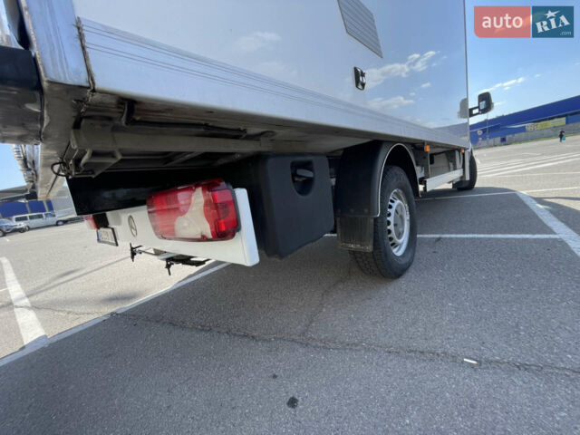 Белый Мерседес Sprinter, объемом двигателя 2.99 л и пробегом 380 тыс. км за 20000 $, фото 8 на Automoto.ua